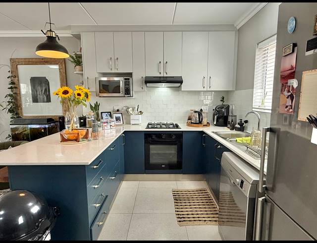 3 BEDROOM SECTIONAL TITLE SOLD IN SUNNINGDALE